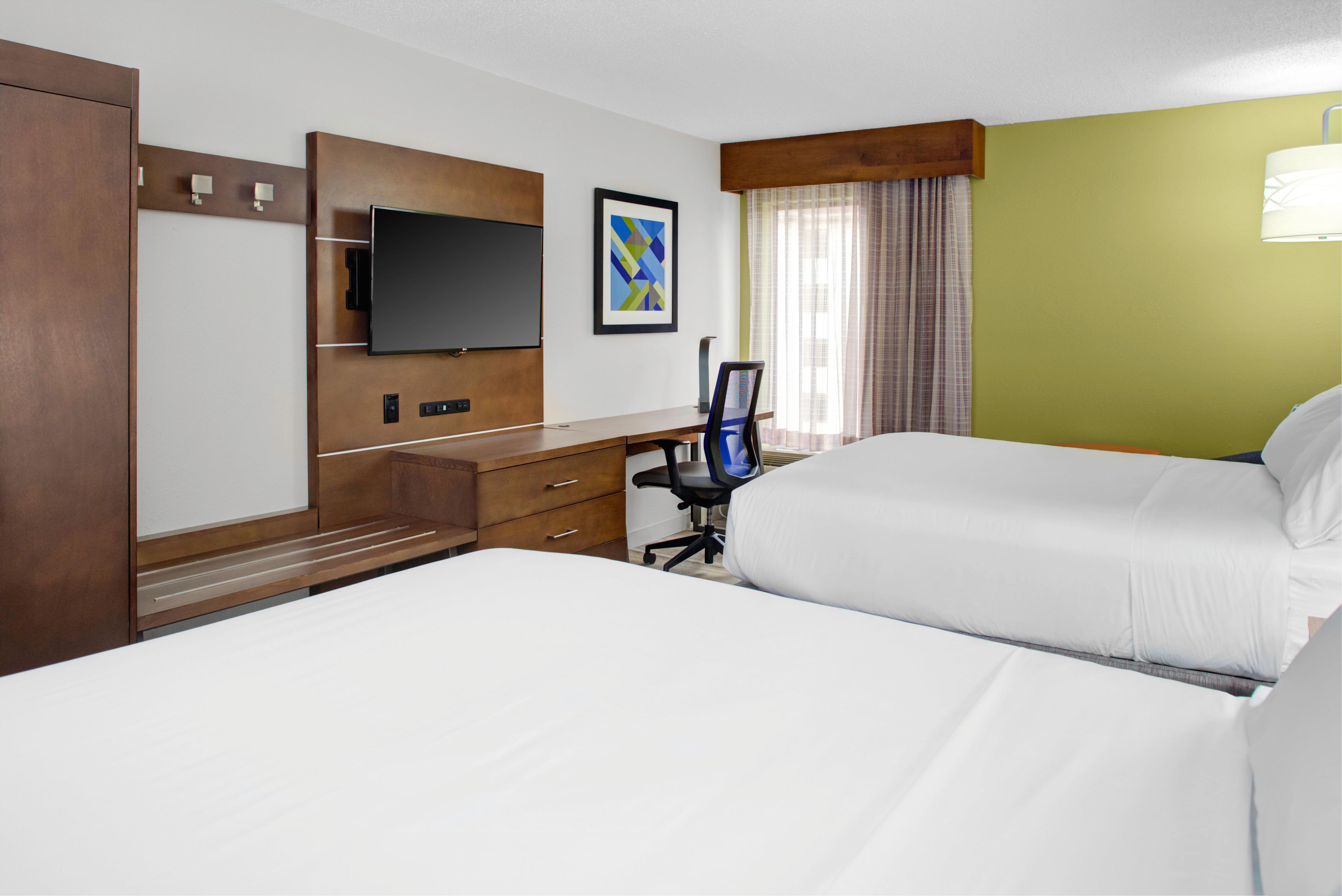 Holiday Inn Express - Chester By Ihg Екстериор снимка