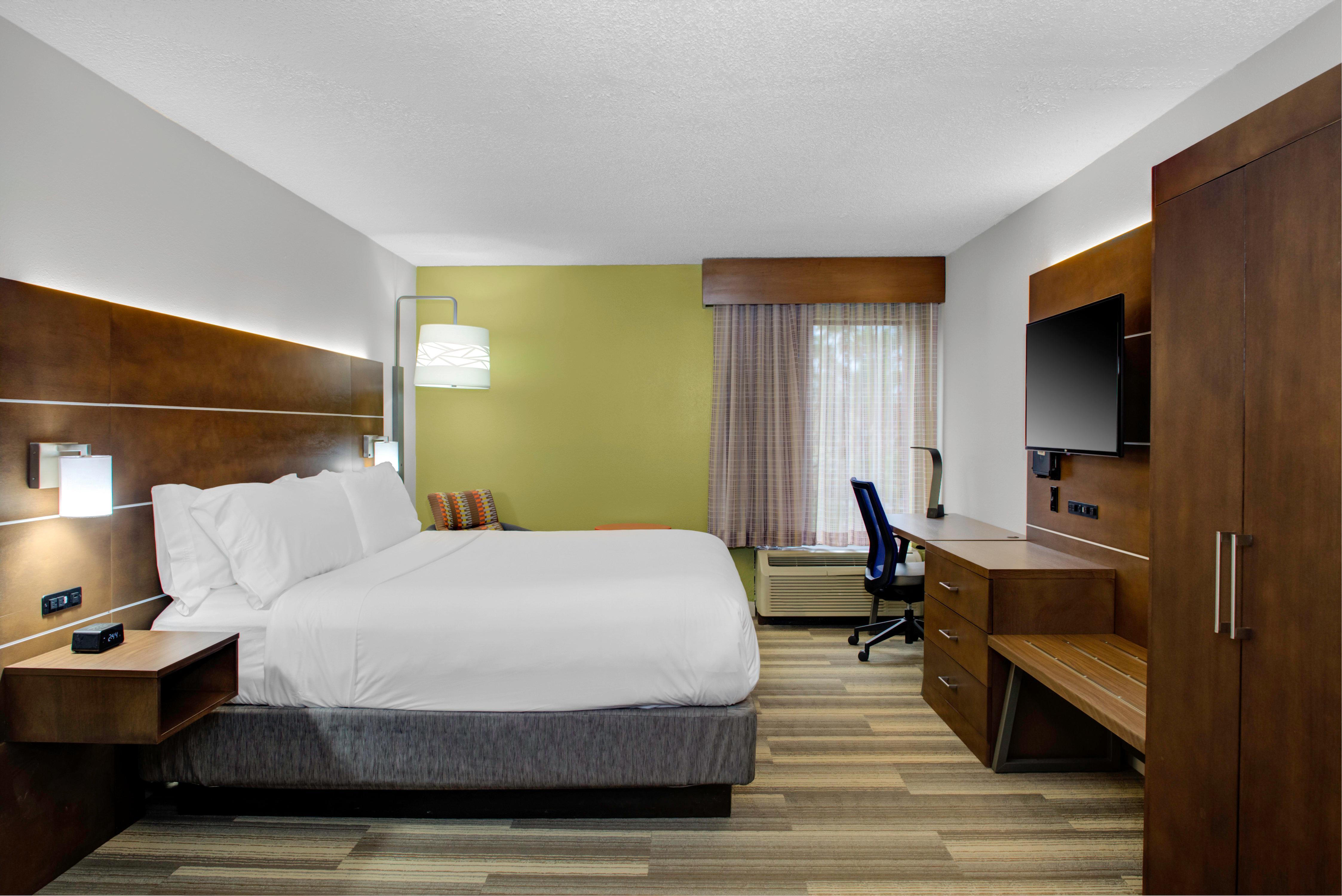 Holiday Inn Express - Chester By Ihg Екстериор снимка