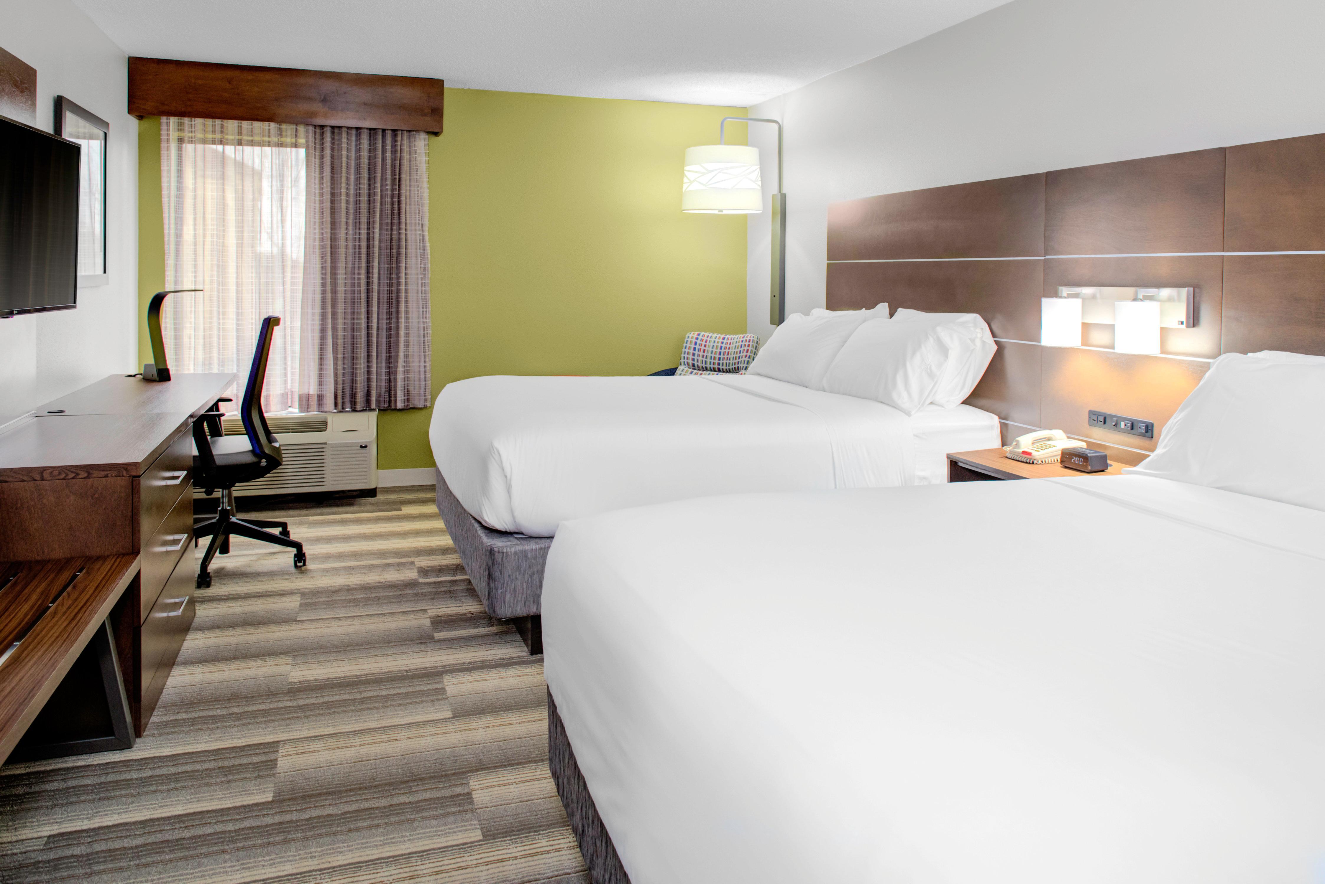 Holiday Inn Express - Chester By Ihg Екстериор снимка