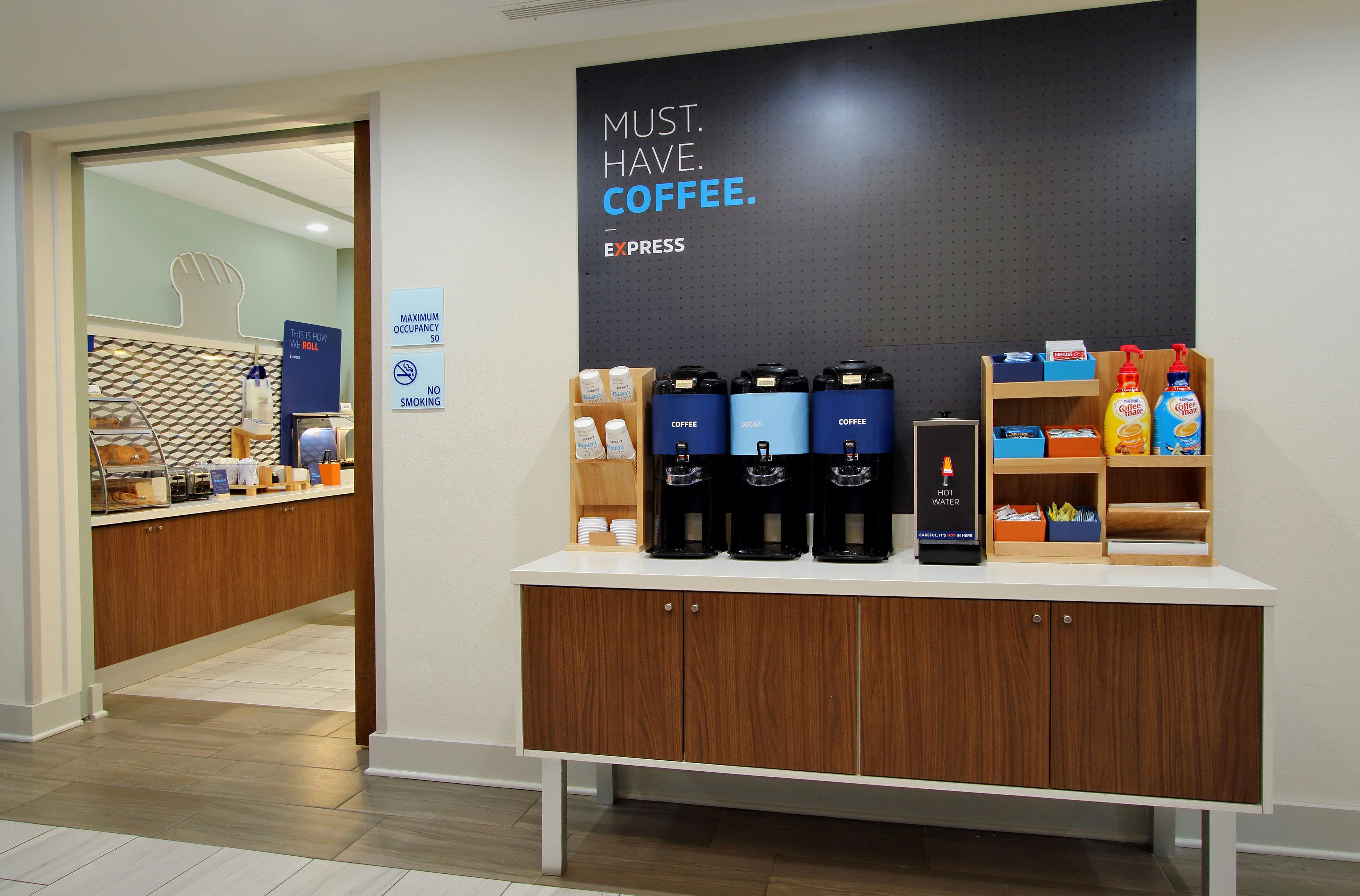 Holiday Inn Express - Chester By Ihg Екстериор снимка